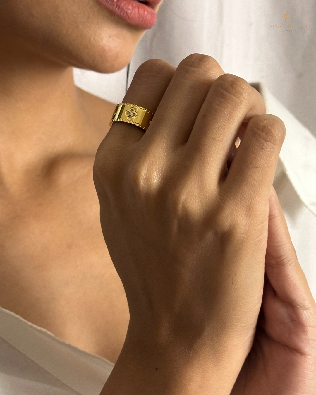 Clover embossed 18k gold plated ring