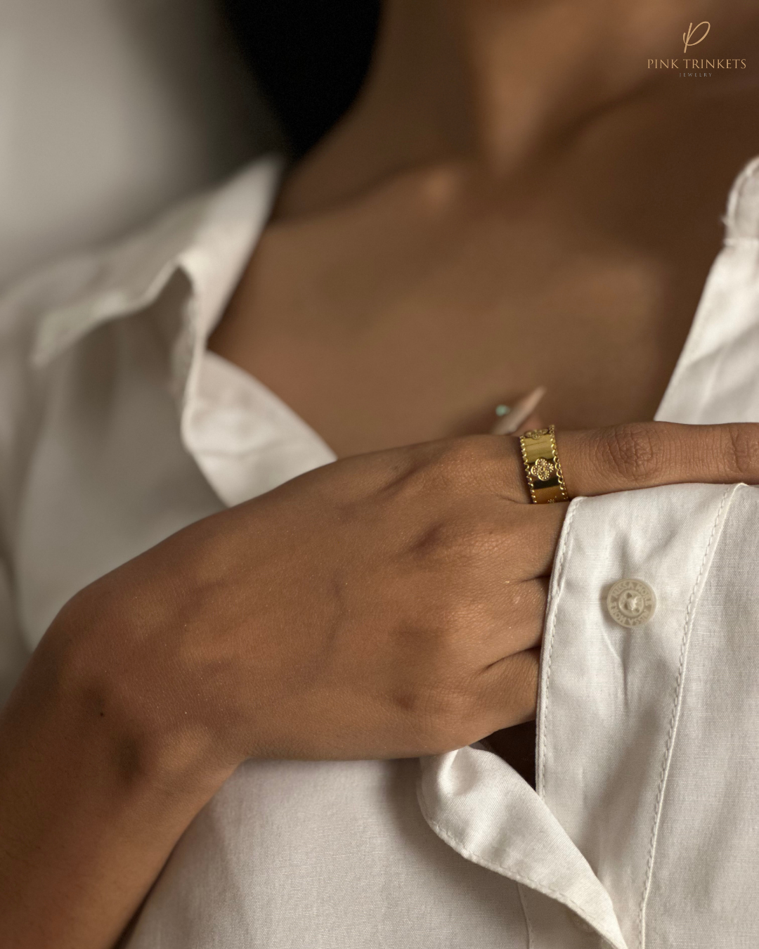 Clover embossed 18k gold plated ring