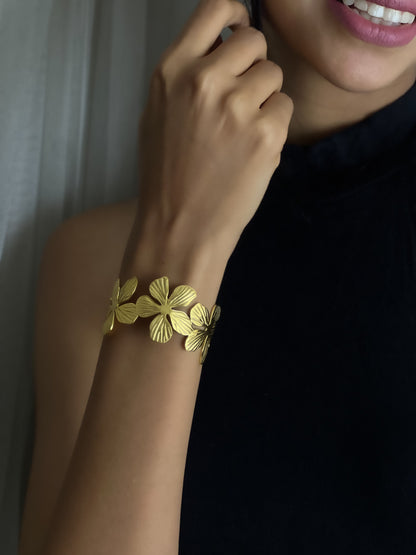 Eternal Blossom 18k gold plated bracelet