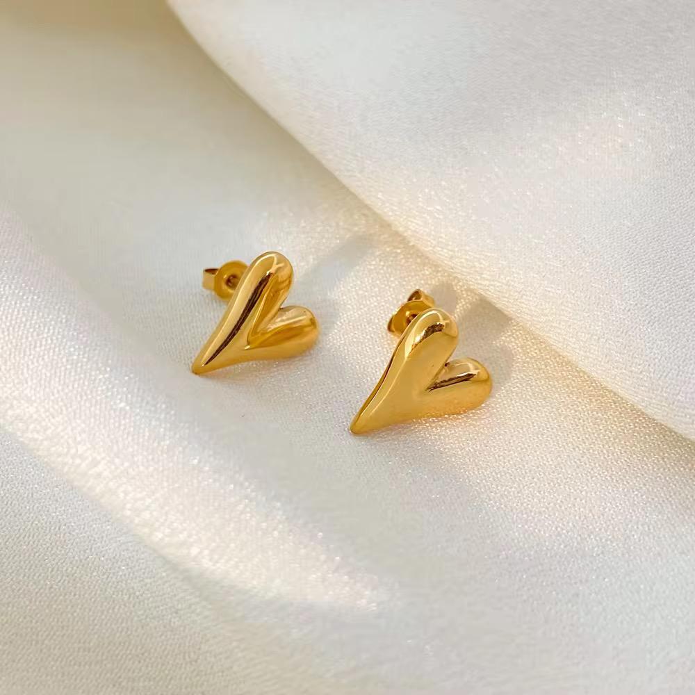 Melted Heart Studs - 18k gold-plated