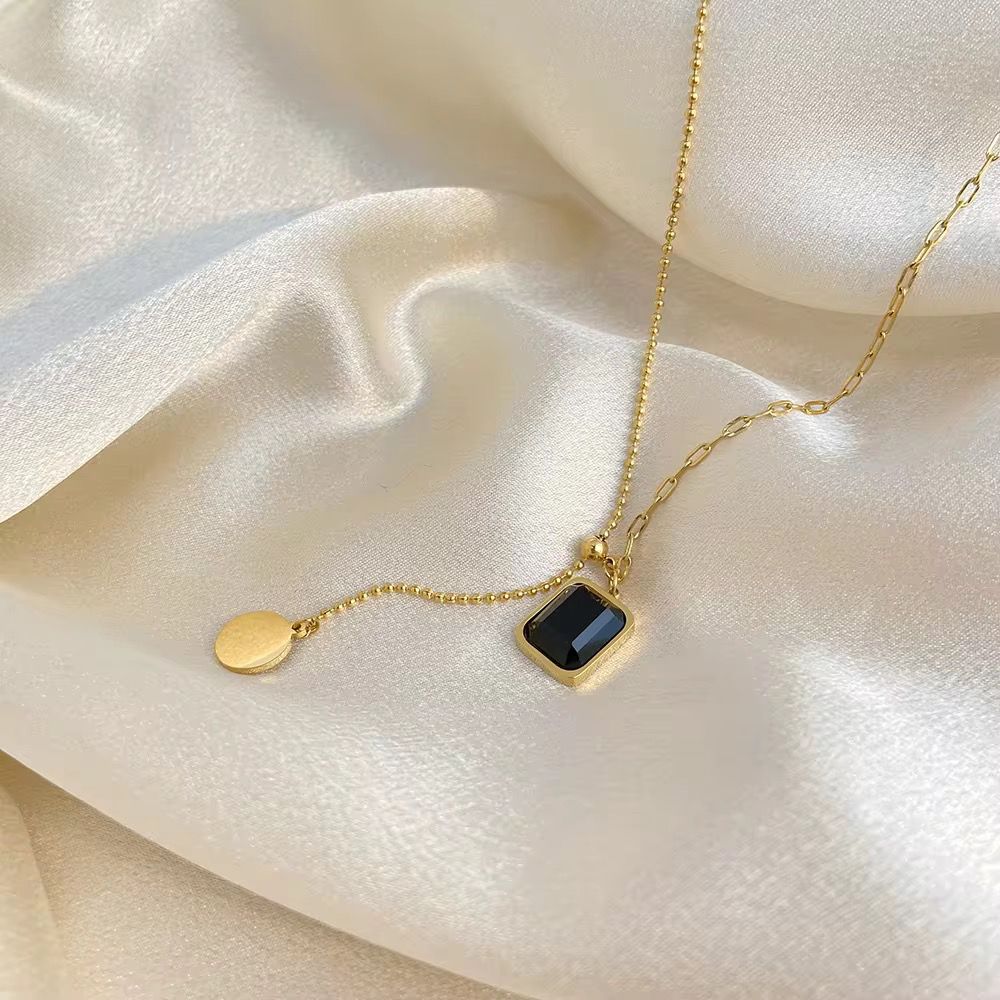 Gem Lariat Necklace – Emerald & Onyx