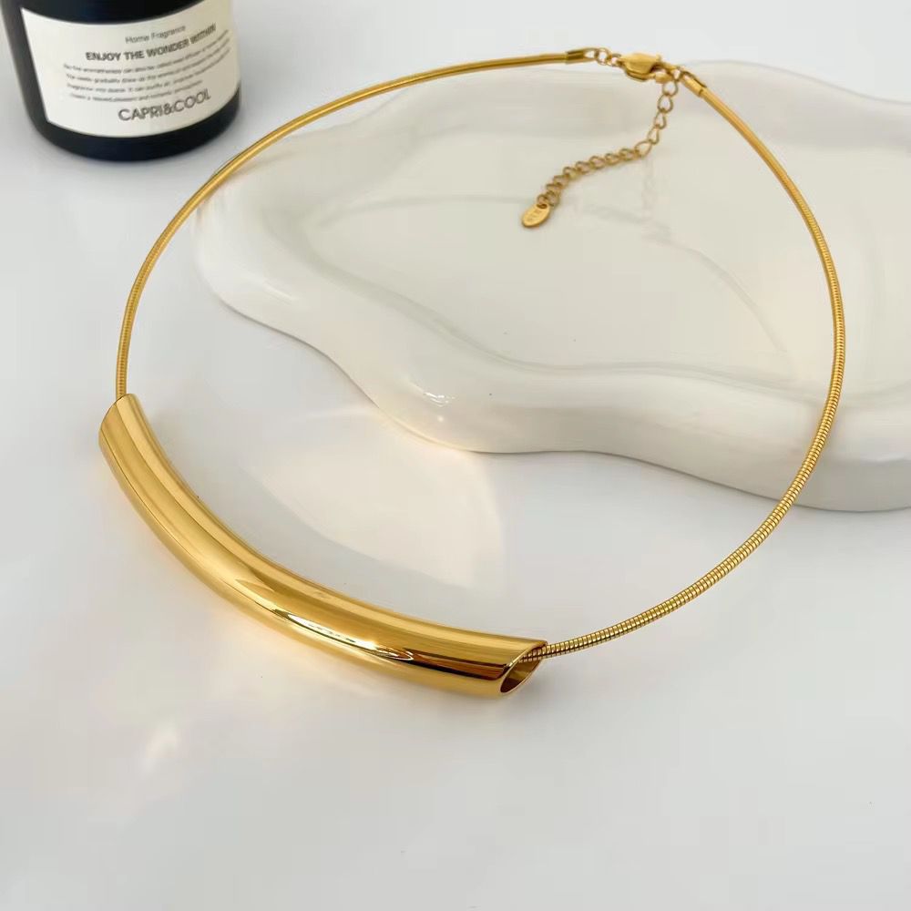 Sleek Curve Collar Necklace – Gold & Silver