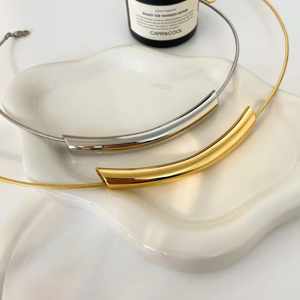 Sleek Curve Collar Necklace – Gold & Silver