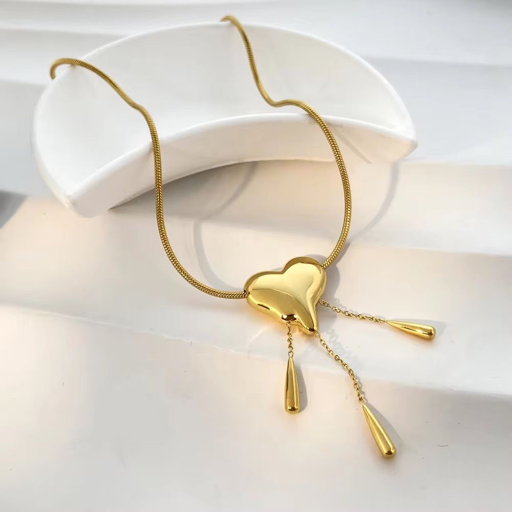 Melting Heart Statement Necklace – 18K Gold Plated