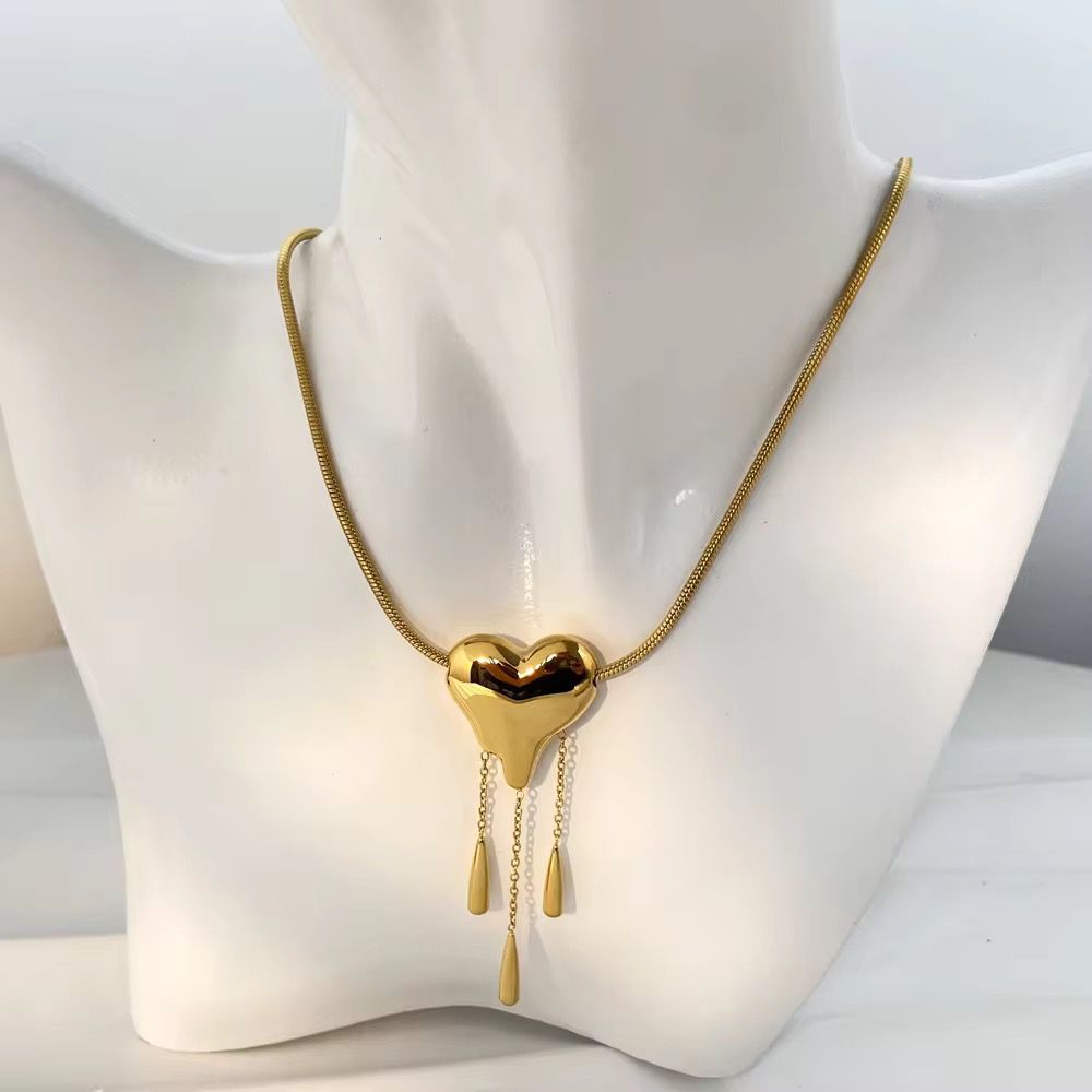 Melting Heart Statement Necklace – 18K Gold Plated